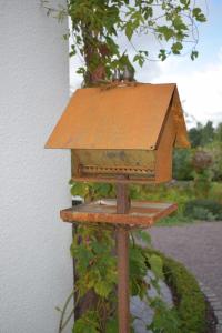 Fågelmatare som hus rost Two Faces