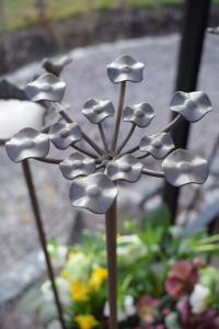 Trädgårdsdekoration Franka blomma wikholmform