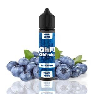 en svart 60ml flaska med en blå blank etikett där det står OhF! OhFruits e-liquids blueberg i vitt bakom flaskan ligger det en hög med blåbär med ett par av sina löv kvar på kvisten