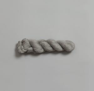 Ljusgrå 302 - Røros brodérgarn 100g