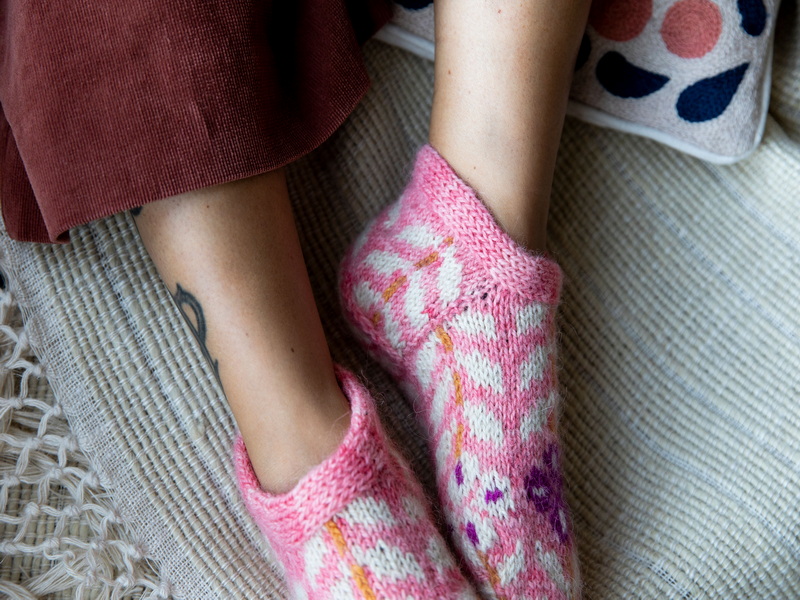 Juni slippers - yarn kit