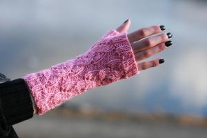 Agnes - pulsvärmare med fuskflätor