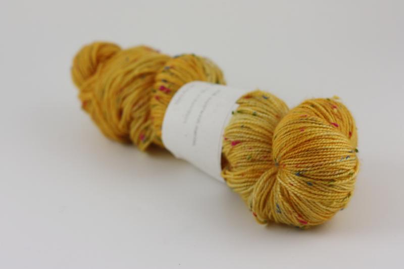 Äggula - rainbow tweed 100g