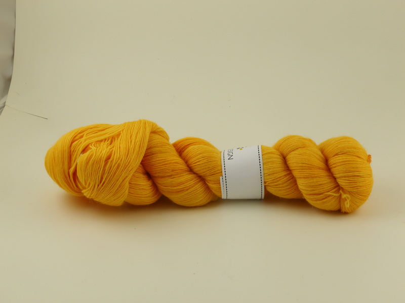Äggula - 1ply yarn 100g