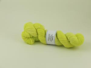 Neongrön - handfärgat sockgarn 100g