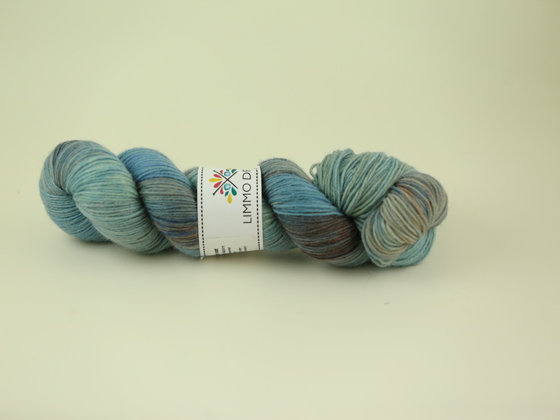 En stormig natt - handdyed sockyarn 100g