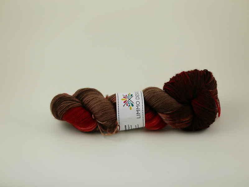 Vidbränd jultomte - Handfärgat sockgarn 100g