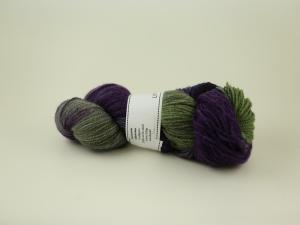 Knastrande blåbärskex - Handfärgat finullgarn 100g