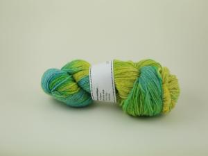 Kanske en postiljon - handfärgat finullgarn 100g