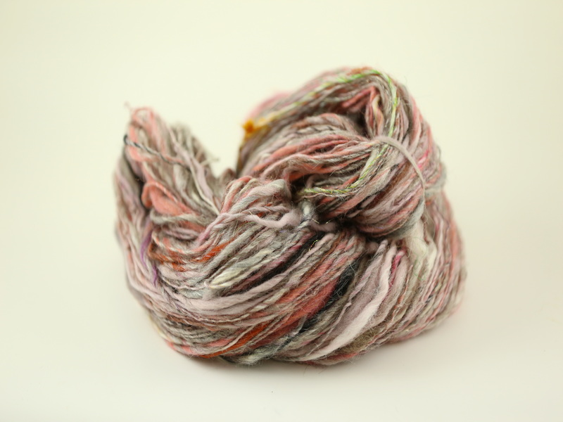Humleblomster - handspun 1-ply 101g