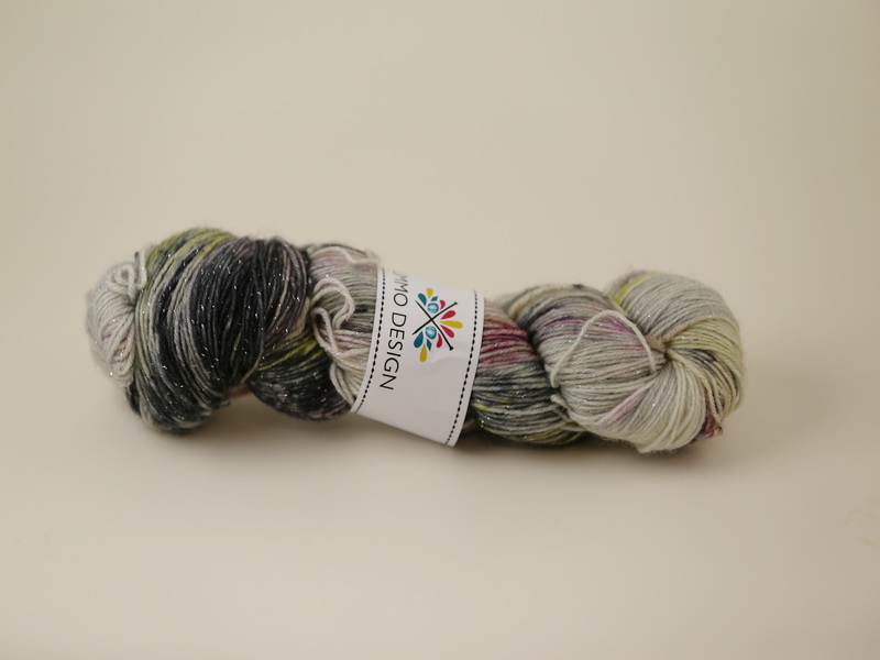 Too weird for radio - sockgarn glitter 100g