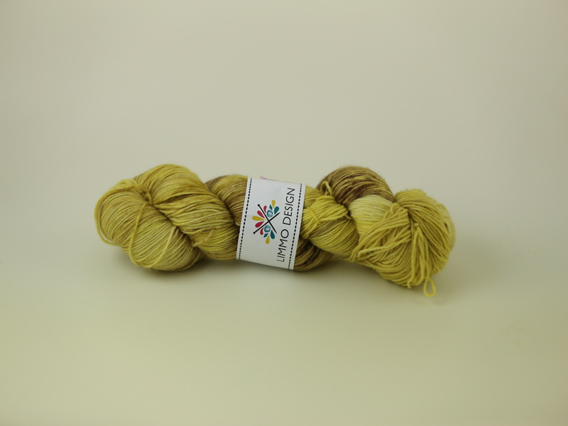Gammal banan - Handfärgat sockgarn 100g