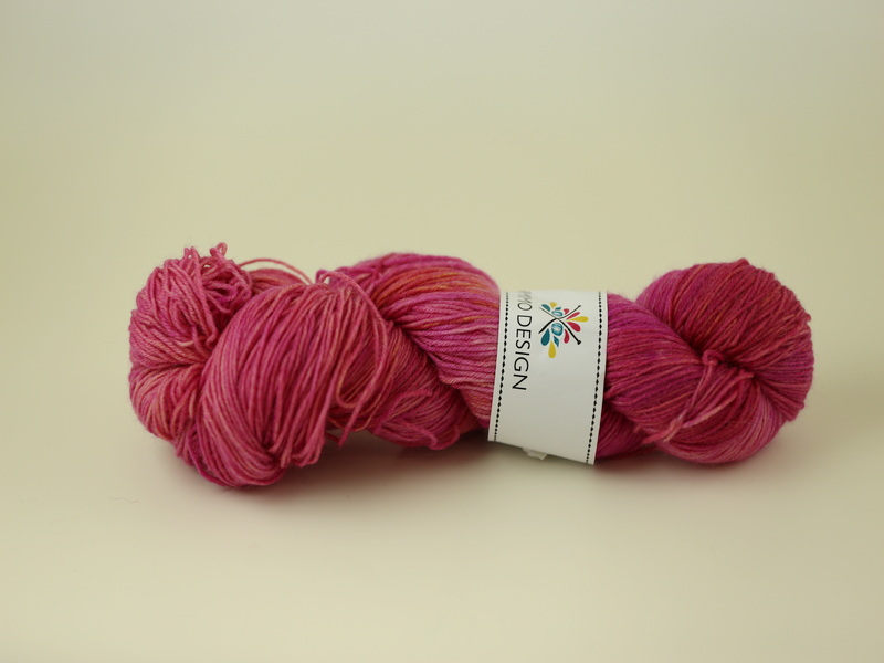 Rymdgrisarna anfaller! - handdyed sockyarn 100g