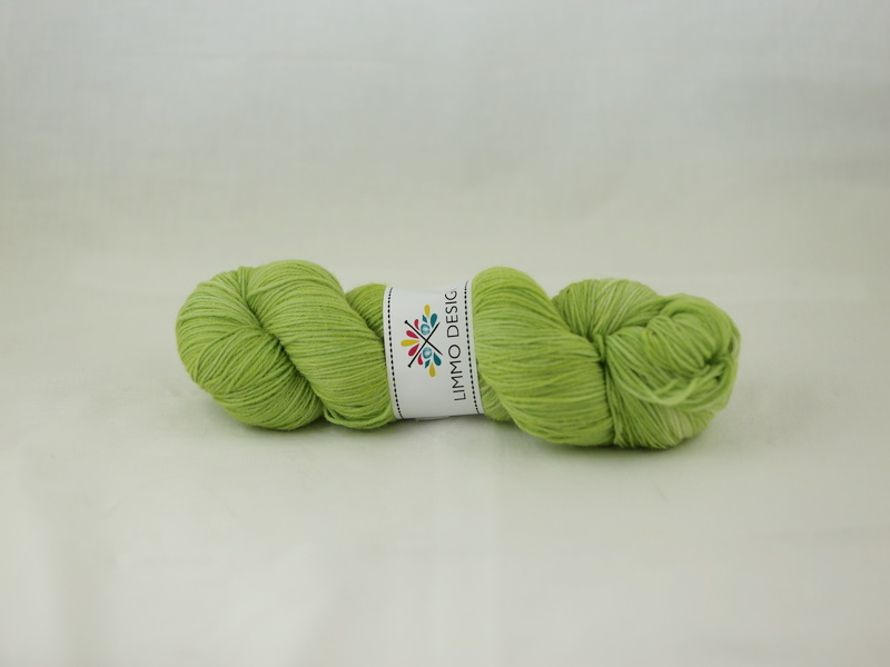 Spydiga spiggar - Handfärgat sockgarn 100g