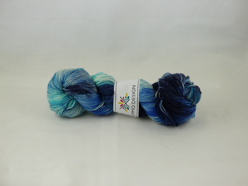 Feeling blue - Handfärgat sockgarn 100g