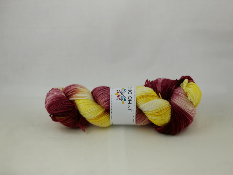 Bevingad nektarin- Handdyed sockyarn 100g