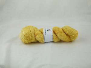 Berit spelar bas - handfärgat sockgarn 100g