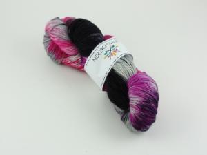 Ninja girl - handfärgat sockgarn 100g