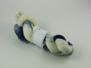 Blått porslin - handfärgat sockgarn 100g