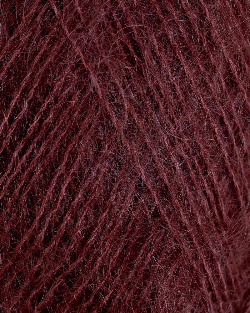 Dämpad plommonröd 36 - Mild mohair 26g