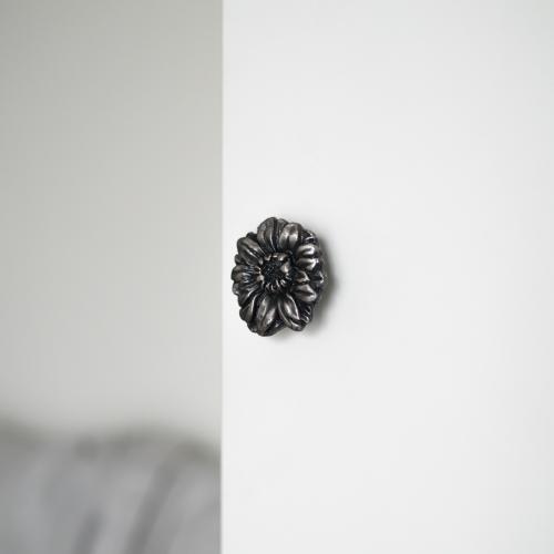 Knob Tin color Flower