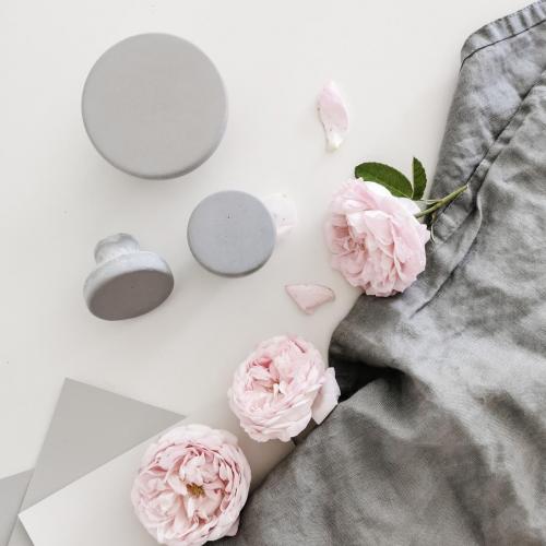 Concrete knob Strand Light grey Large