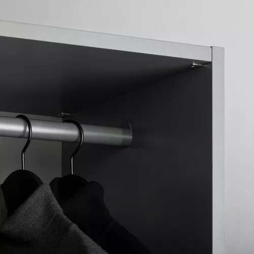 Garderobsstång med fäste