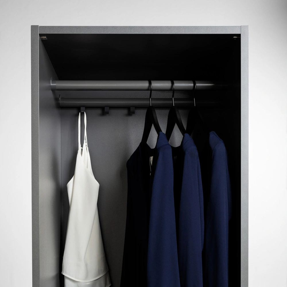 Garderobsstång med fäste