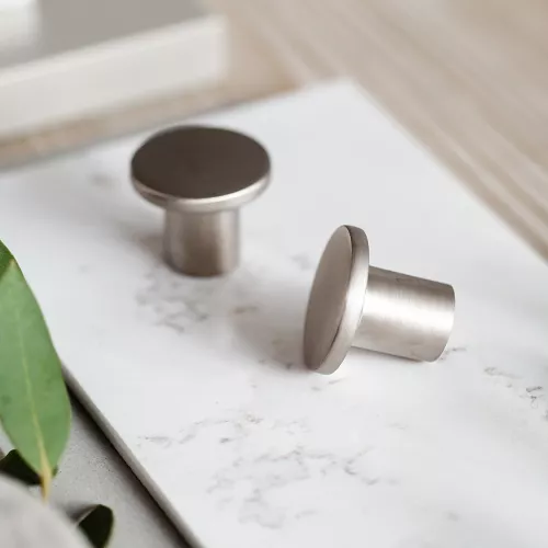 Knob Dot Brushed nickel
