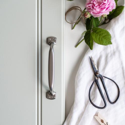 Handtag 8951 Borstad krom