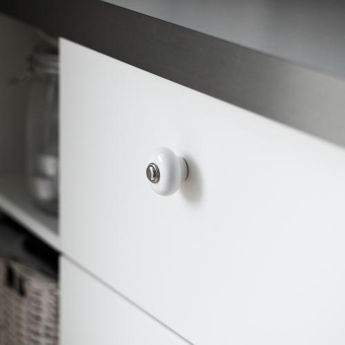 Porcelain knob Mossebo