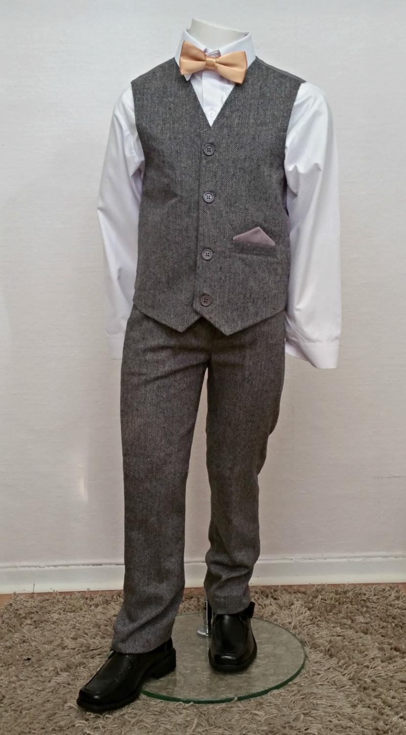 Trendiga Kostymer For Barn Och Herr For Brollop Och Fest