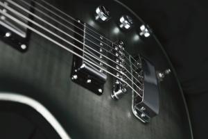 Hagström Ultra Max - Satin Cosmic Black