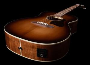 Art & Lutherie Legacy GT EQ - Light Burst