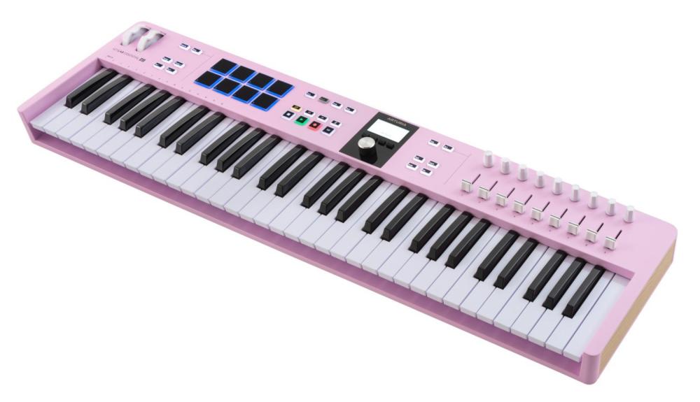 Arturia KeyLab Essential 61 mk3, MIDI-controller I rose quarts, snett framifrån
