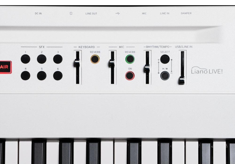 Korg L1 Live digitalpiano med 88 tangenter, closeup ovanifrån