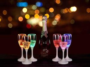CHAMPANGEGLAS med LED 18cm Rosa