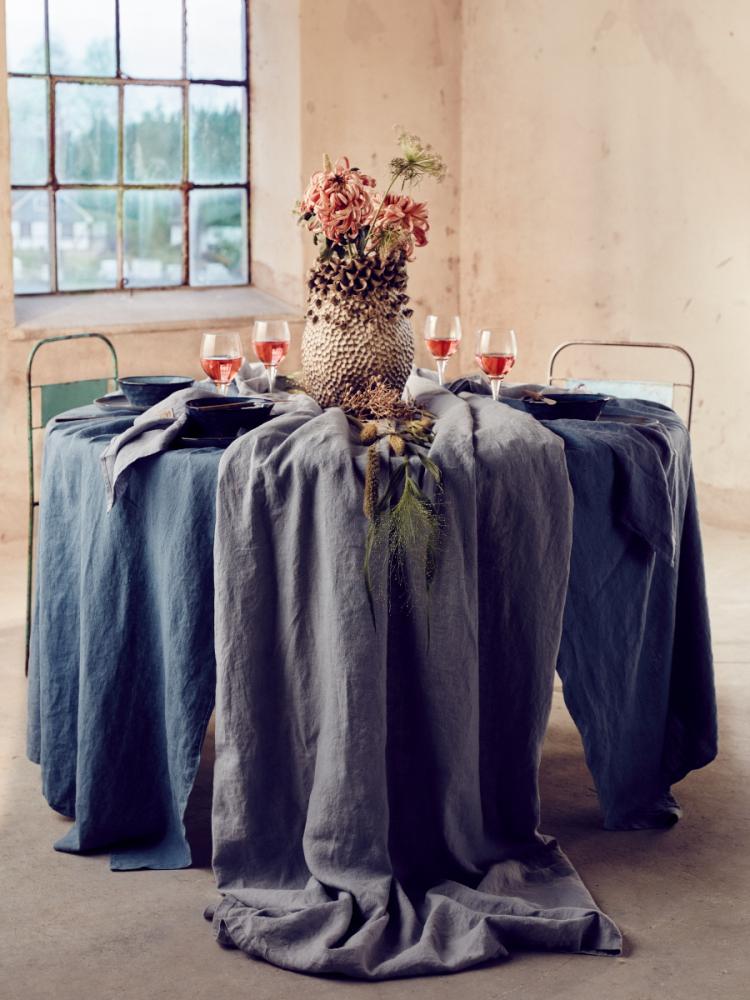 LOVELY TABLECLOTH Dusty Blue