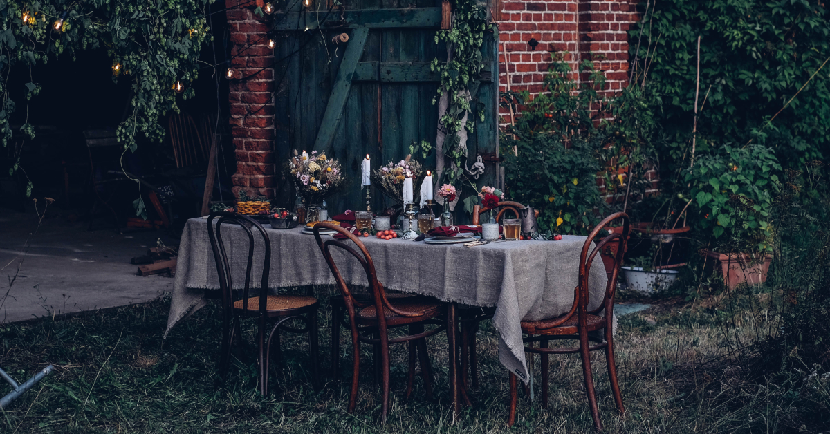 Så dukar du för höstens middagar