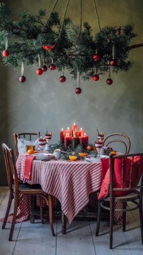 MISTY TABLECLOTH Edge Real Red