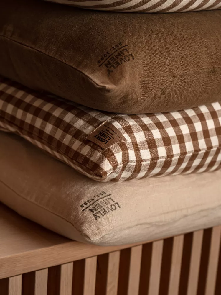 MISTY KUDDFODRAL Square Almond