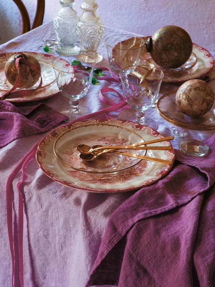 LOVELY TABLECLOTH Old Rose