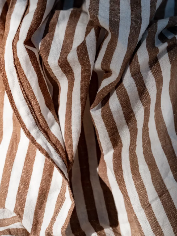 MISTY APRON Edge Almond