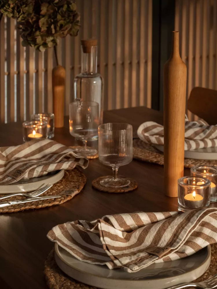 MISTY NAPKINS Edge Almond