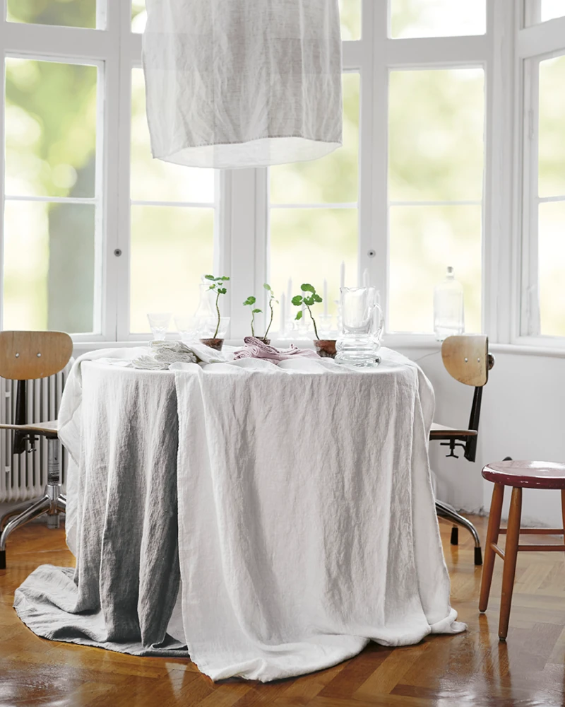 Off-white och Natural Beige dukning