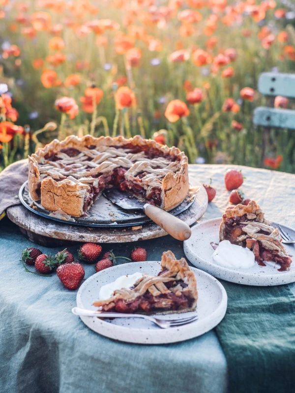 Linen tablecloths for summer table settings
