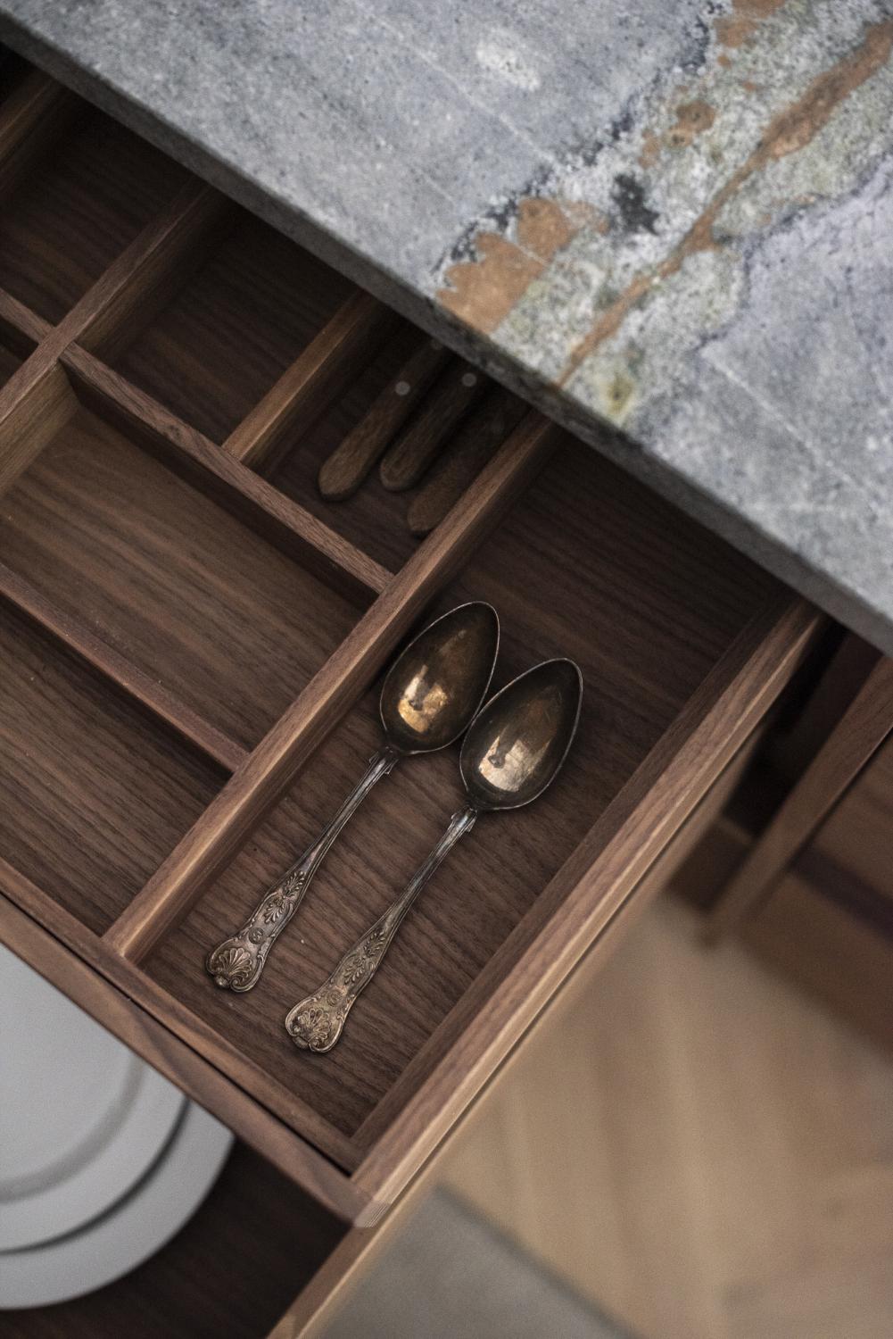 Bespoke - True Walnut