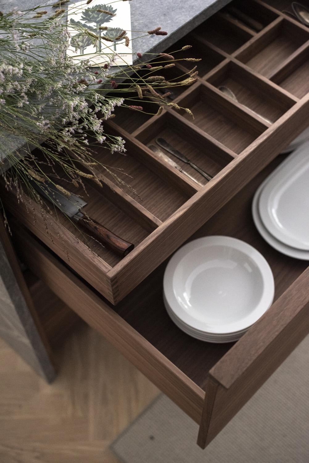 Bespoke - True Walnut