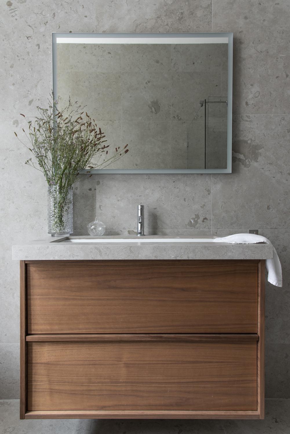 Bespoke - True Walnut