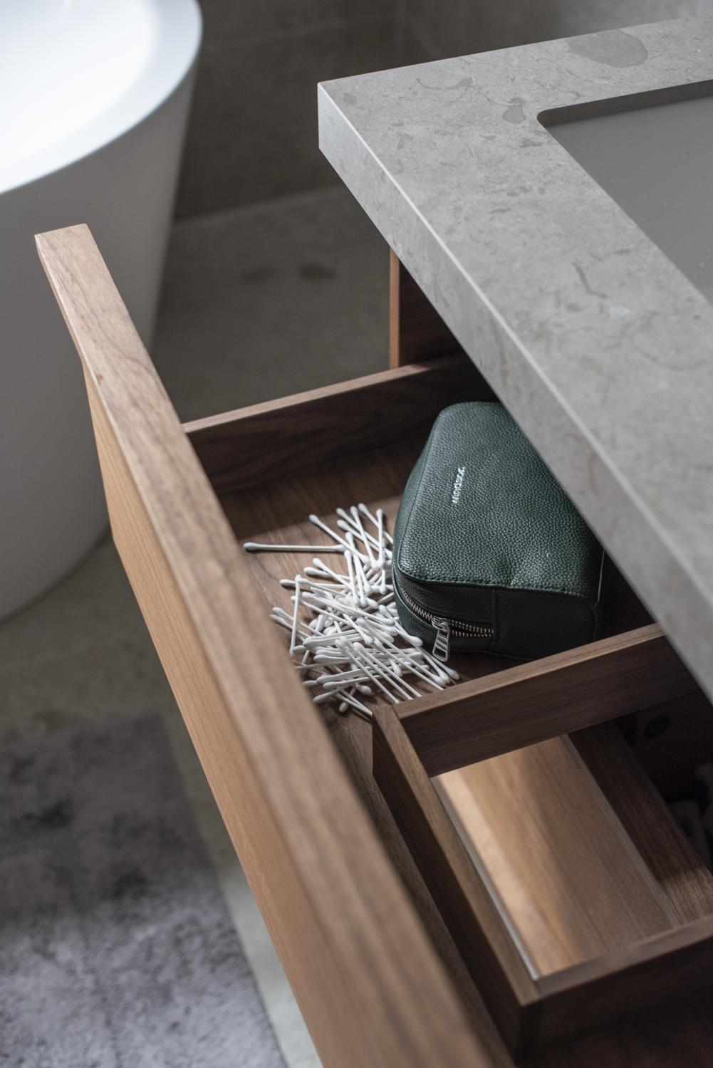 Bespoke - True Walnut